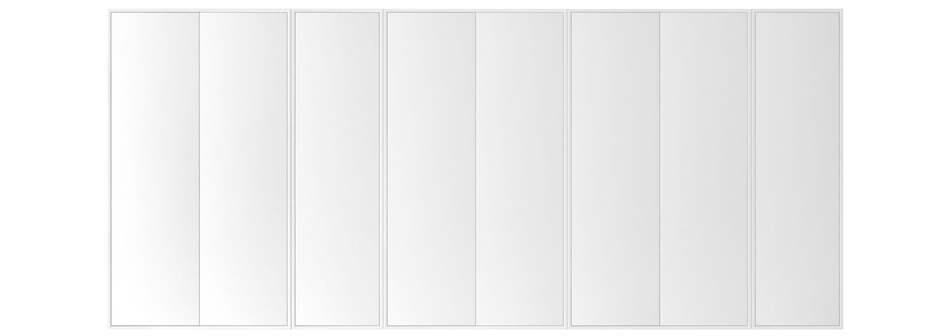 Die T&uuml;rbl&auml;tter des Schrankes sitzen b&uuml;ndig in dem 2cm umlaufenden Rahmen